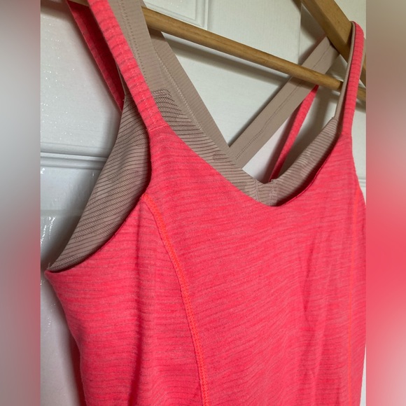 Lululemon Run For Gold Tank Size 6 - Picture 2 of 10